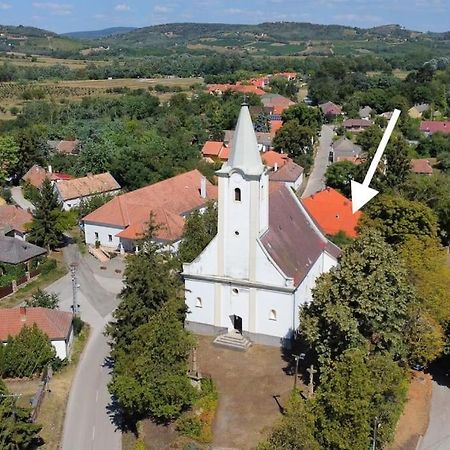 Parokia Apartman Es Coworking A Balaton Mellett Kaptalantoti 外观 照片