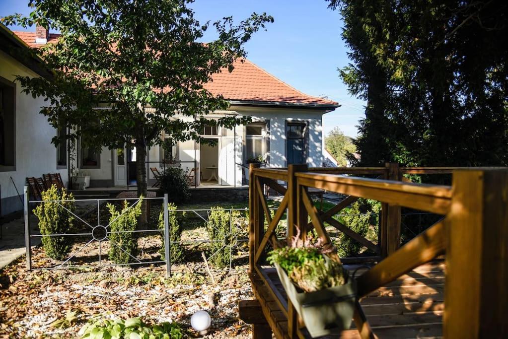 Parokia Apartman Es Coworking A Balaton Mellett Kaptalantoti 外观 照片