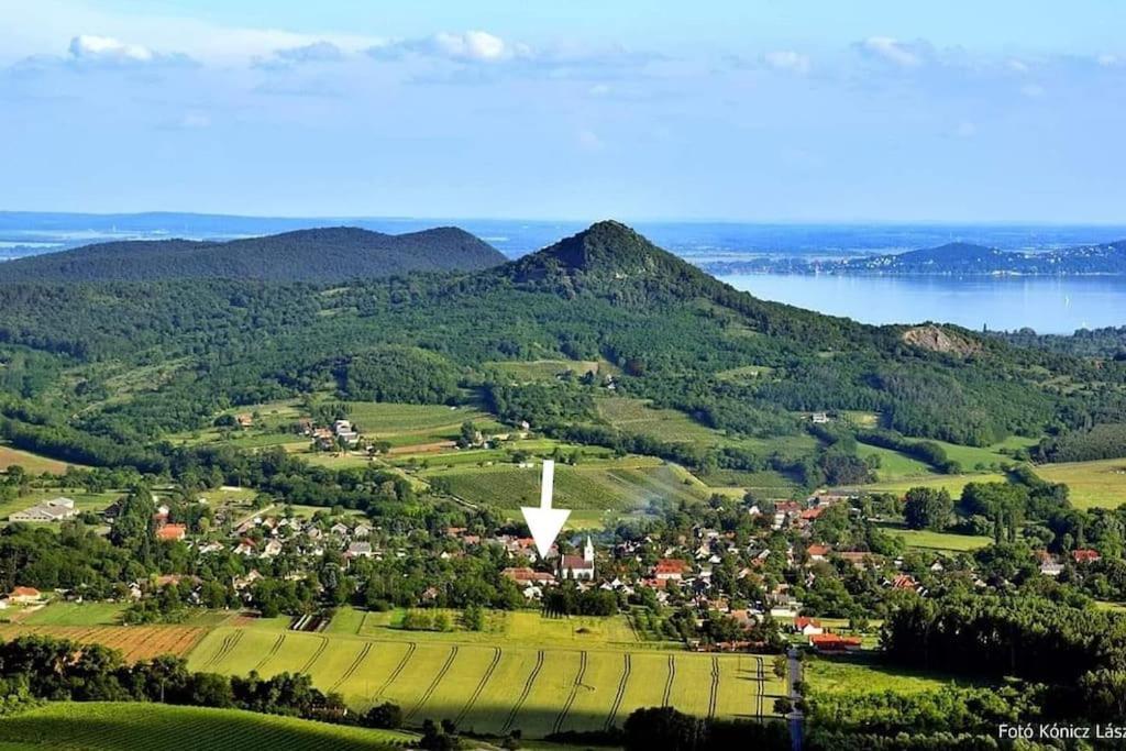 Parokia Apartman Es Coworking A Balaton Mellett Kaptalantoti 外观 照片